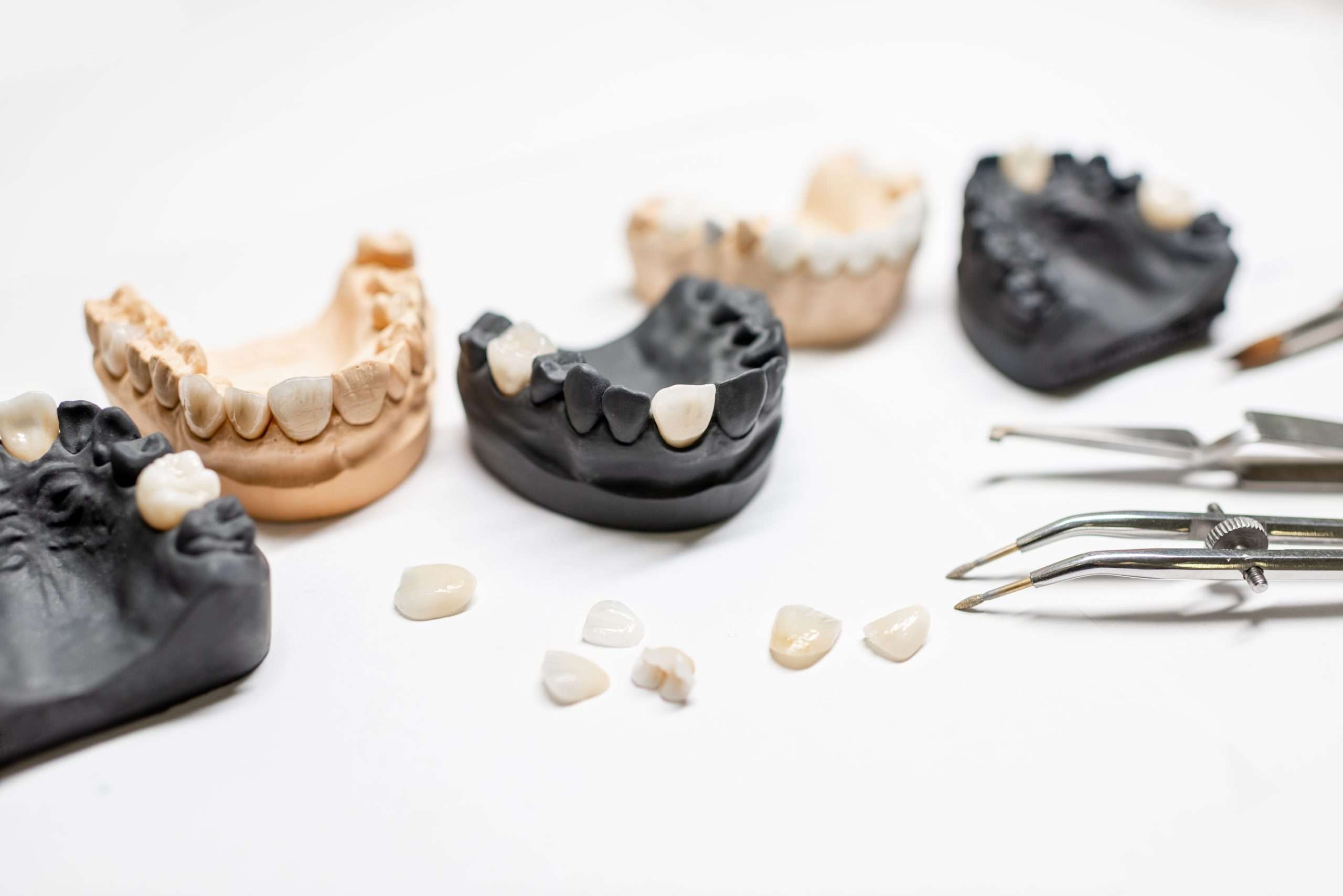 Artificial jaw models with veneers